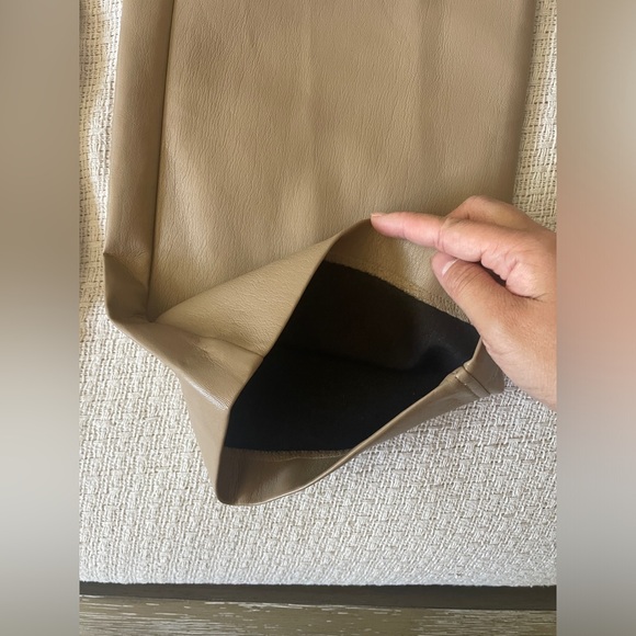 Aritzia Babaton PUBLISH leather pants NWT size 8 - Picture 5 of 7